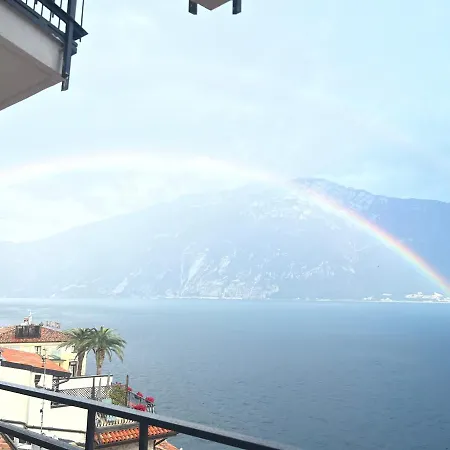 Castello Only לינה וארוחת בוקר