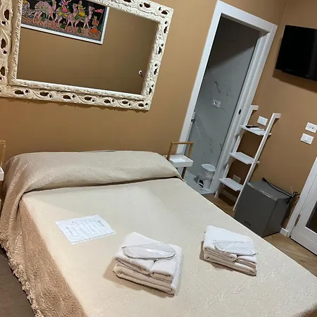 לינה וארוחת בוקר Castello Only 3*